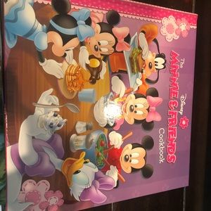NWOT Minnie & Friends Cookbook